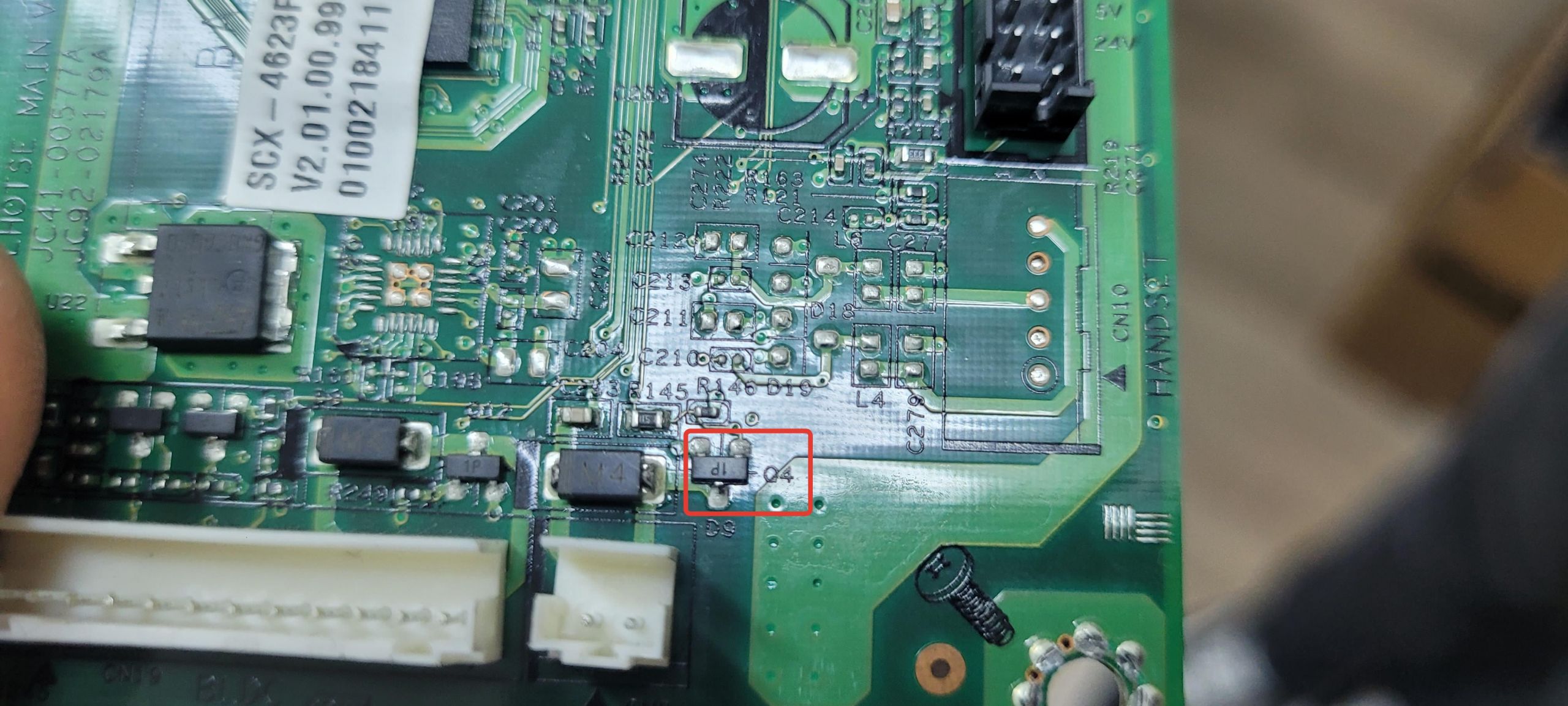 NPN-Транзистор Q4